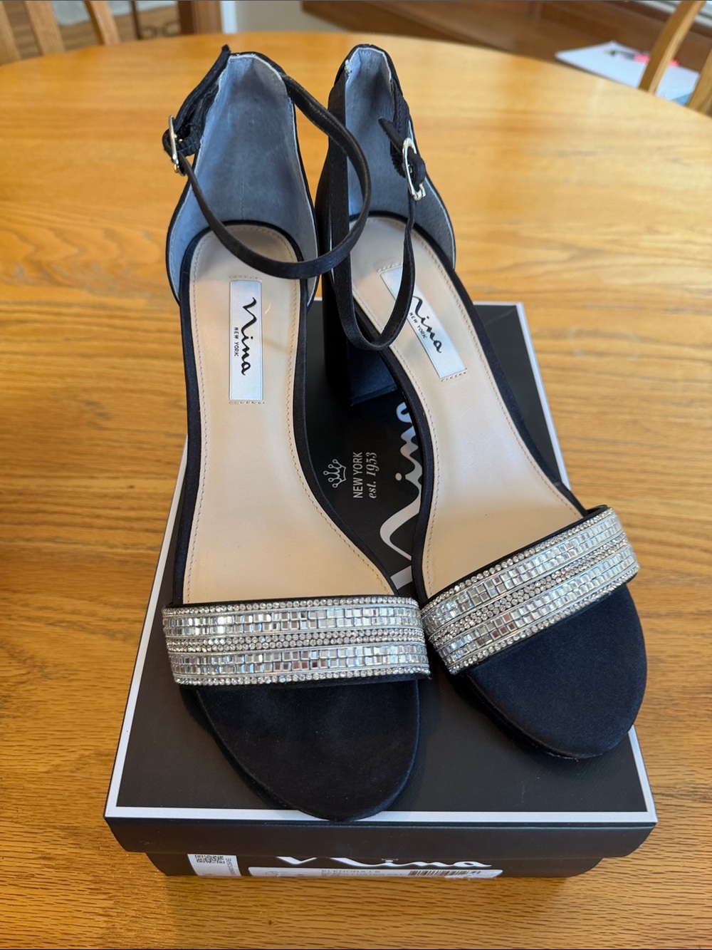 Like New Nina Sandals